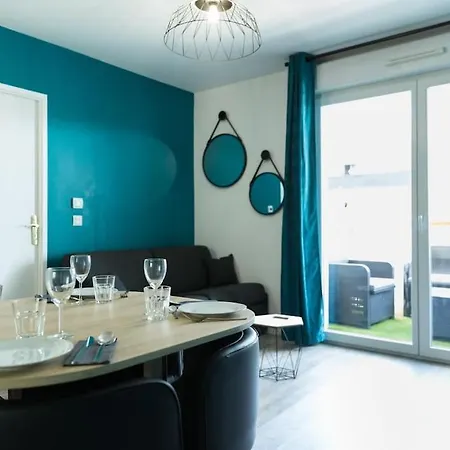 Sleek Disneyland Paris *